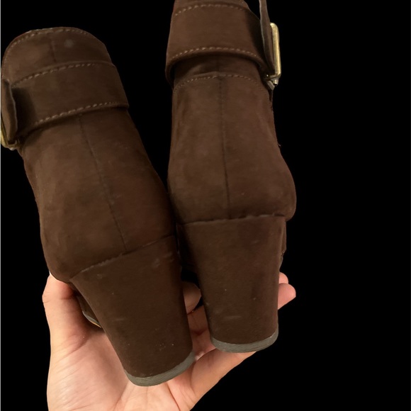 ⭐️ Women’s Booties - Picture 5 of 8